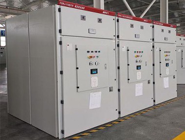 Els motors han d'estar equipats amb un dispositiu d'arrencada suau o no cal?